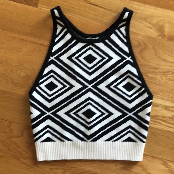 Black and Cream Sweater Vest Crop Top Size Medium - Picture 4 of 5